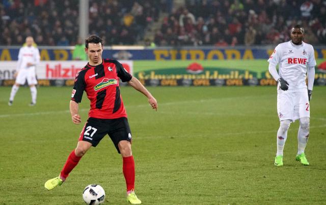 桑德豪森队在关键比赛中取得一场胜利的简单介绍