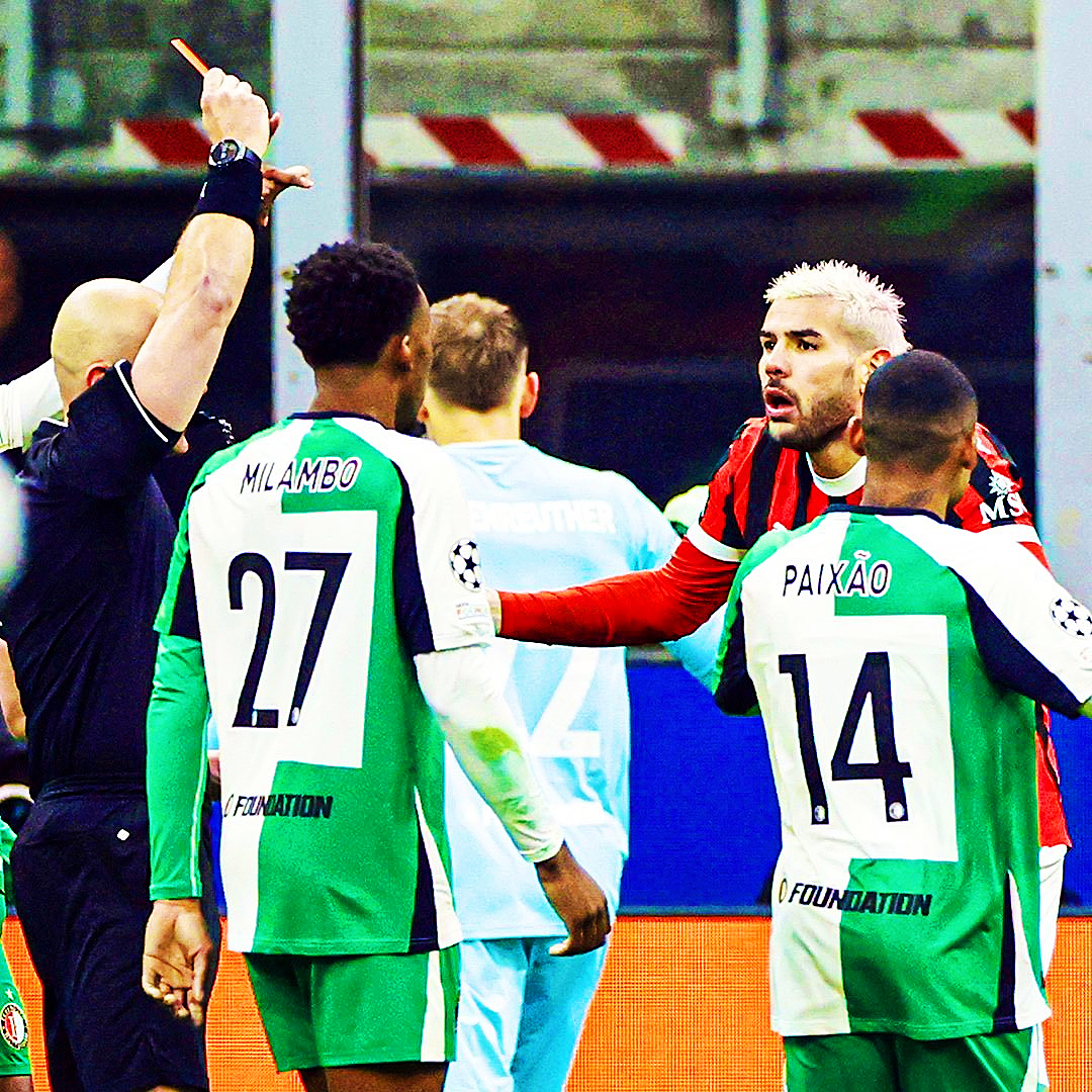 冰岛球员因违规动作被罚下场,对球队影响巨大 冰岛球员因违规动作被罚下场,对球队影响巨大