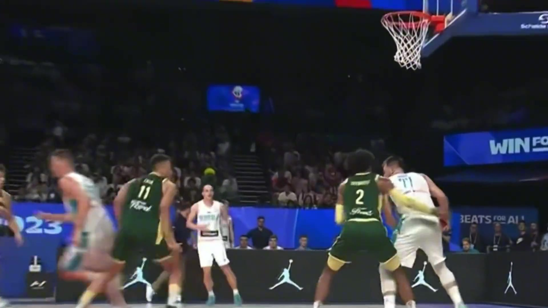 东契奇在澳大利亚队比赛中高光表现，精彩发挥引发热议！的简单介绍